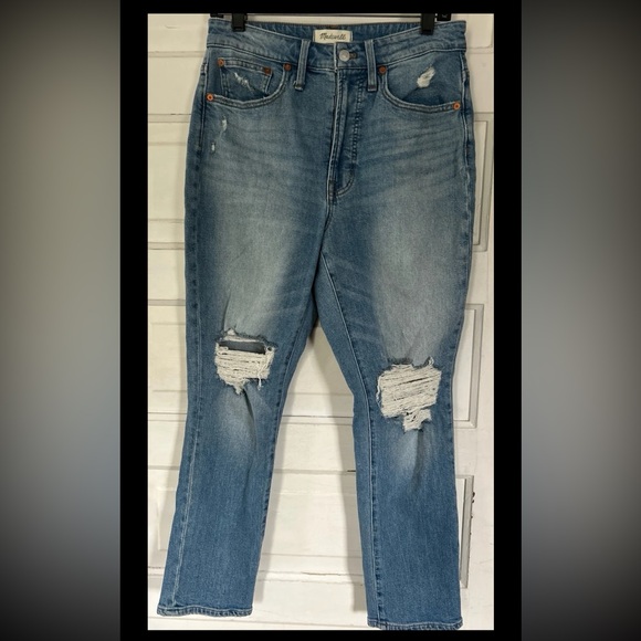 Madewell Curvy Perfect Vintage Distressed High Waist Jeans in Blue. Size 27 - Picture 1 of 12